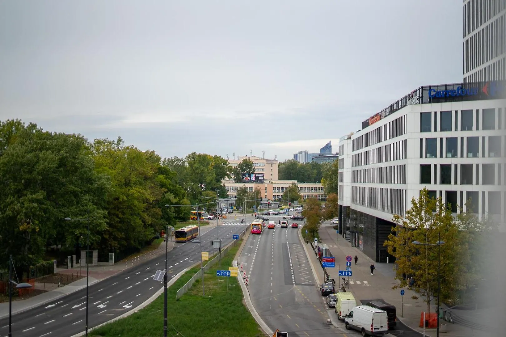 Warsaw Mokotow Apt - Balcony, Ac, Tram&Bus Nearby - By Rentujemy דירה
